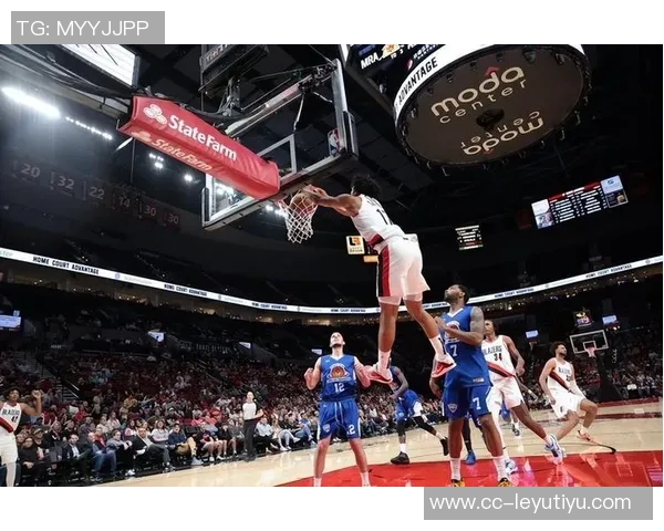 托布绝杀失利遭封盖03秒空接再被大帽翻倒在地真是倒霉透了